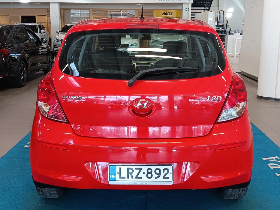 HYUNDAI i20 2013