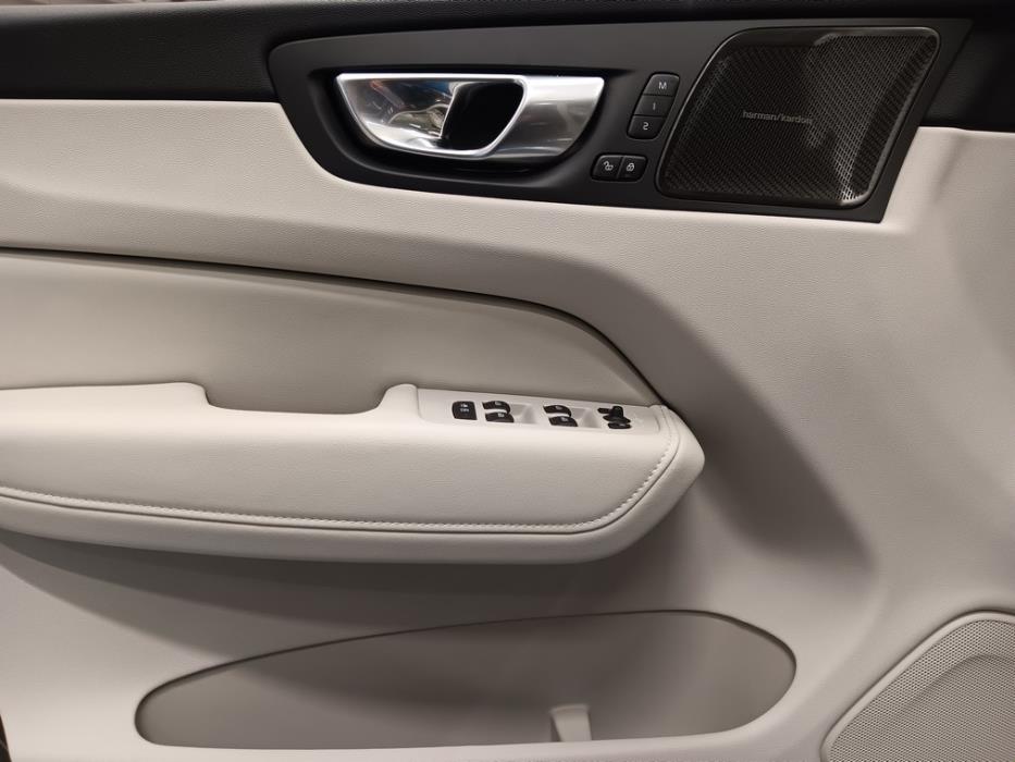 VOLVO XC60 2024