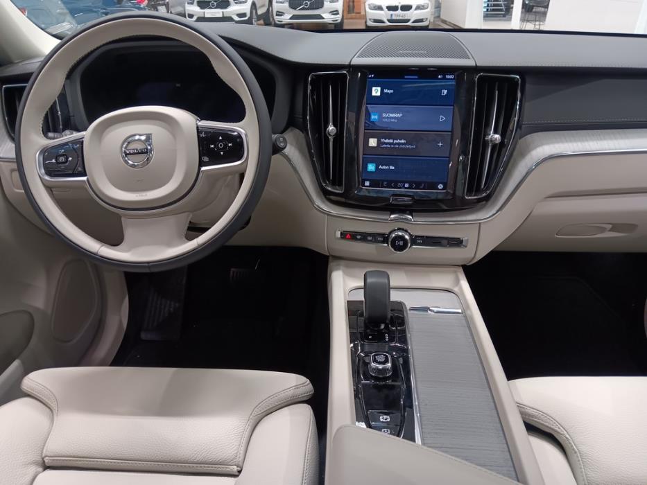 VOLVO XC60 2024