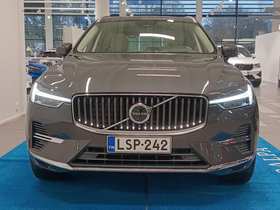 VOLVO XC60 2024