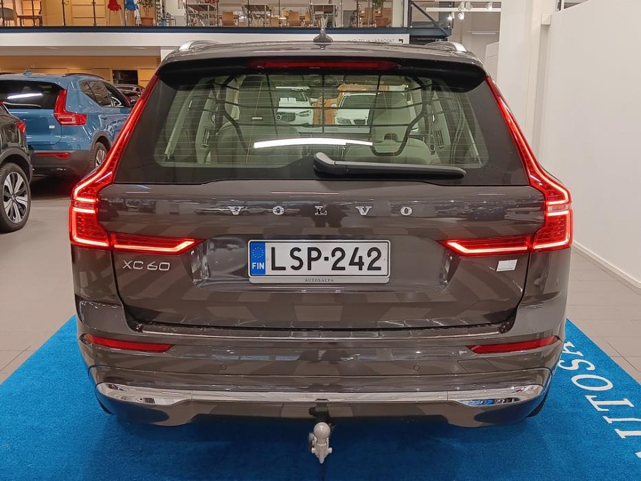 VOLVO XC60 2024