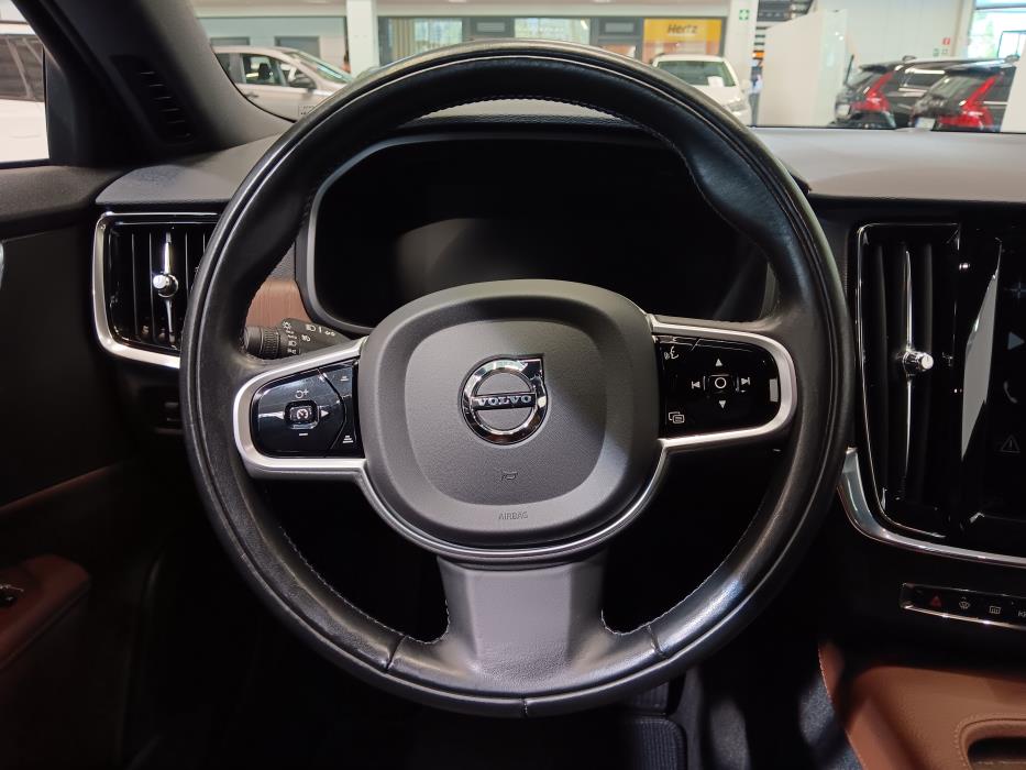 VOLVO V90 Cross Country 2021