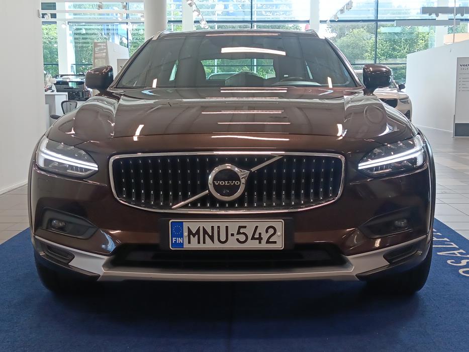 VOLVO V90 Cross Country 2021