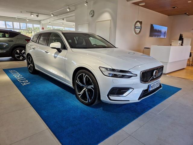 VOLVO V60 2023