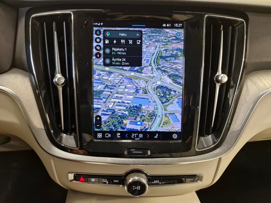 VOLVO V60 2023