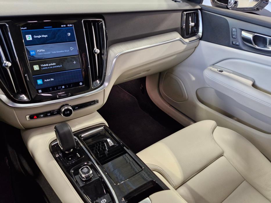 VOLVO V60 2023