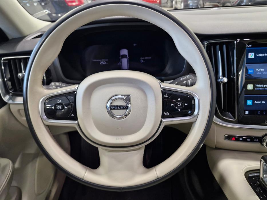 VOLVO V60 2023