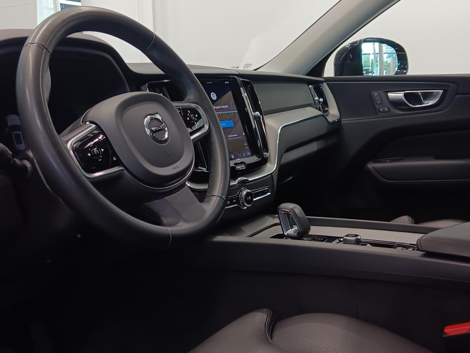 VOLVO XC60 2024