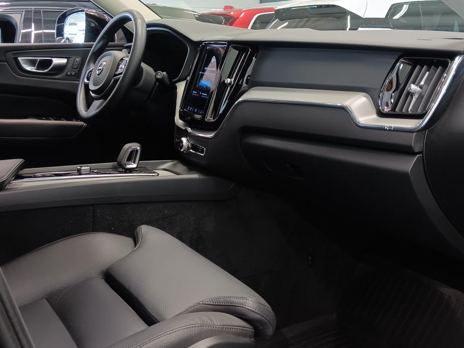 VOLVO XC60 2024