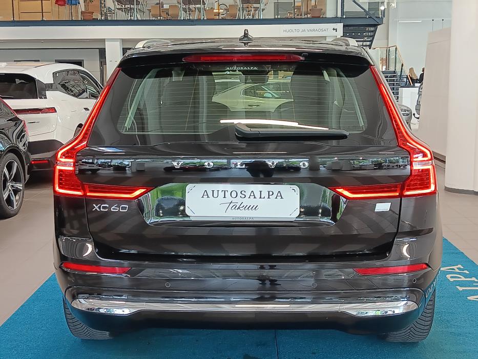 VOLVO XC60 2024