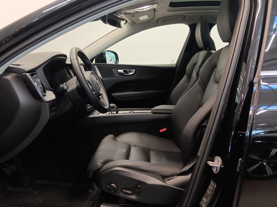 VOLVO XC60 2024