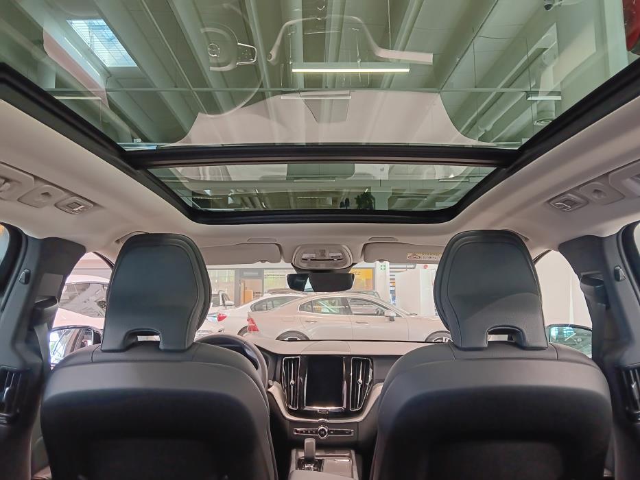 VOLVO XC60 2024
