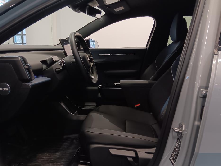 VOLVO EX30 2024