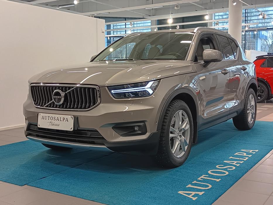 VOLVO XC40 2021