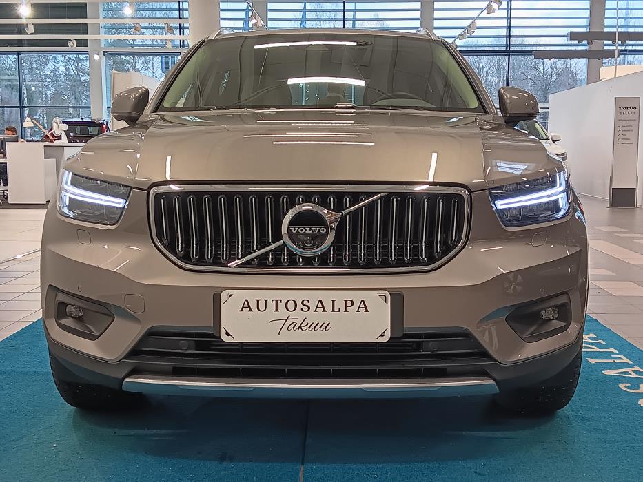 VOLVO XC40 2021
