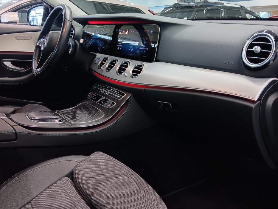 MERCEDES-BENZ E 2021