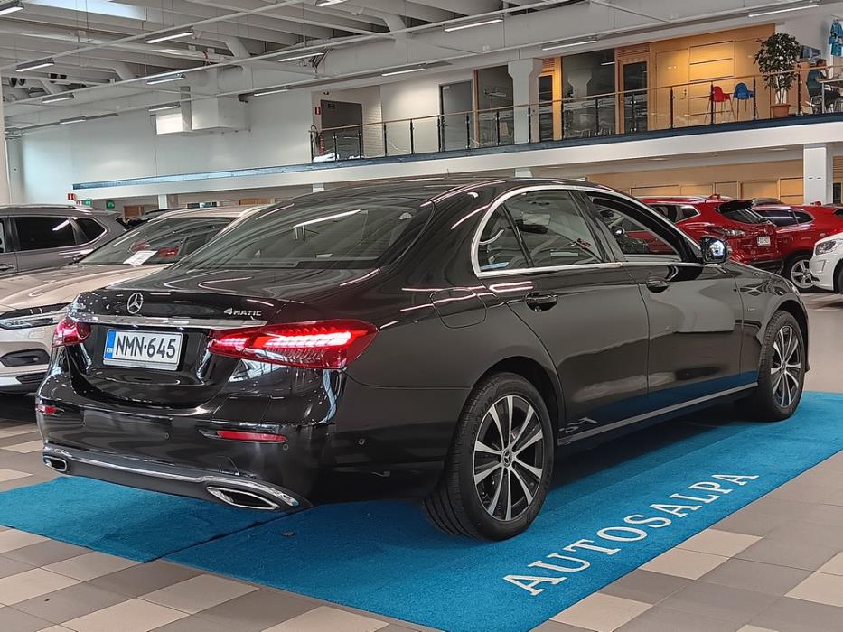 MERCEDES-BENZ E 2021