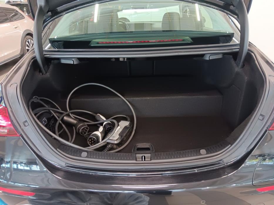 MERCEDES-BENZ E 2021