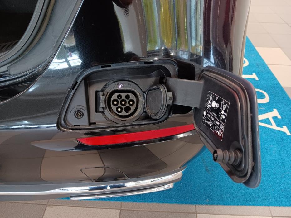 MERCEDES-BENZ E 2021