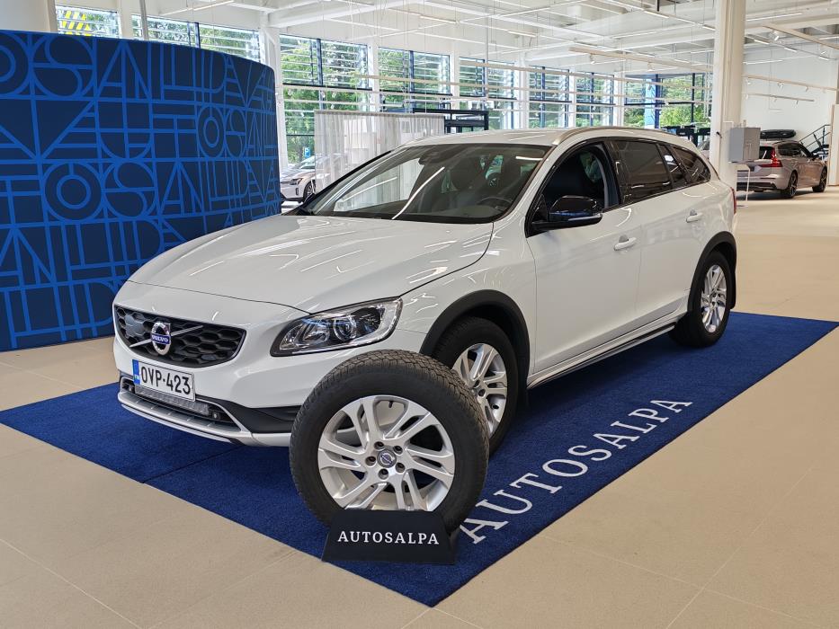 VOLVO V60 Cross Country 2017