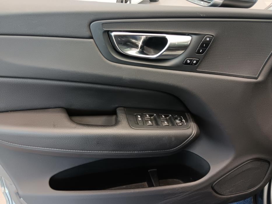 VOLVO XC60 2020