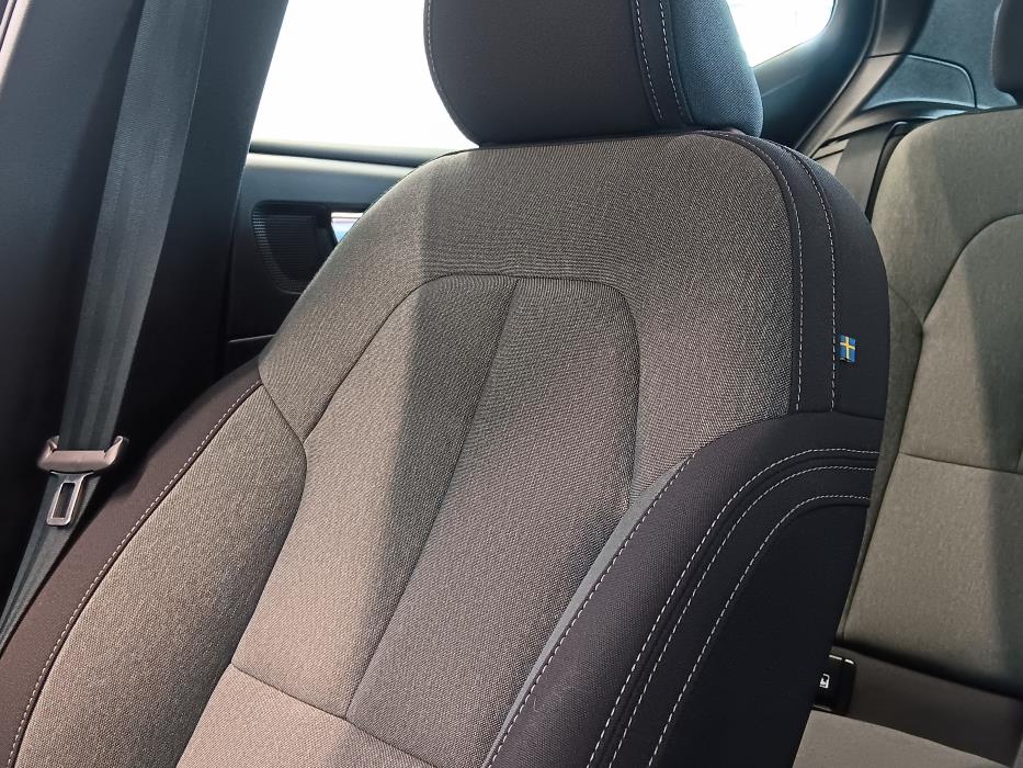 VOLVO XC40 2024