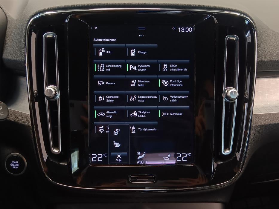 VOLVO XC40 2024