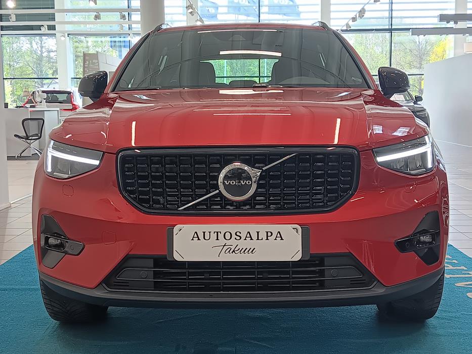 VOLVO XC40 2024