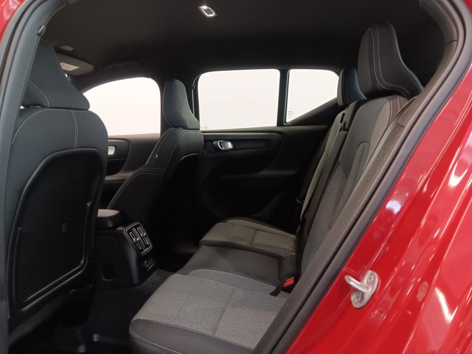 VOLVO XC40 2024