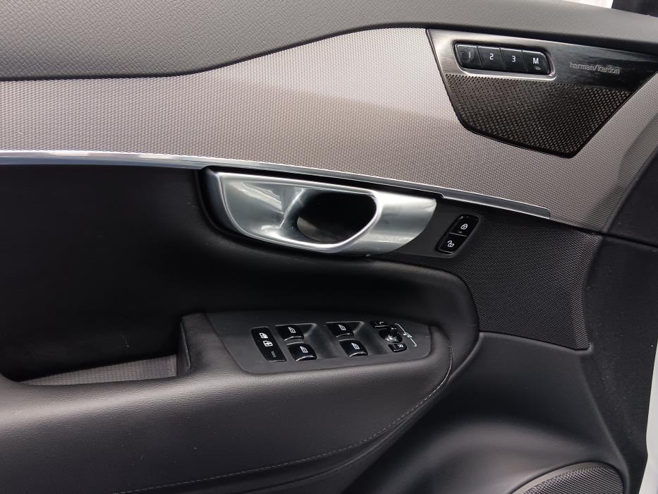 VOLVO XC90 2023
