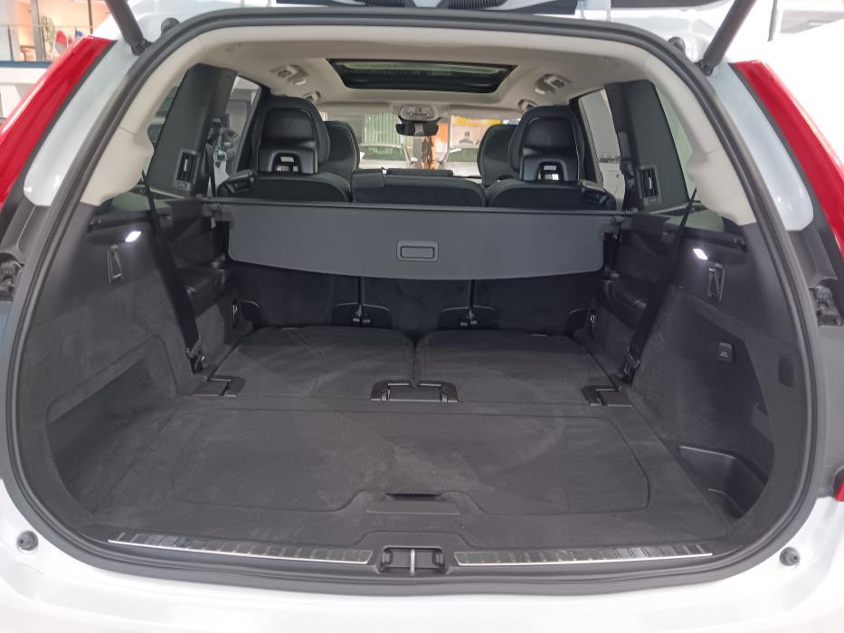 VOLVO XC90 2023