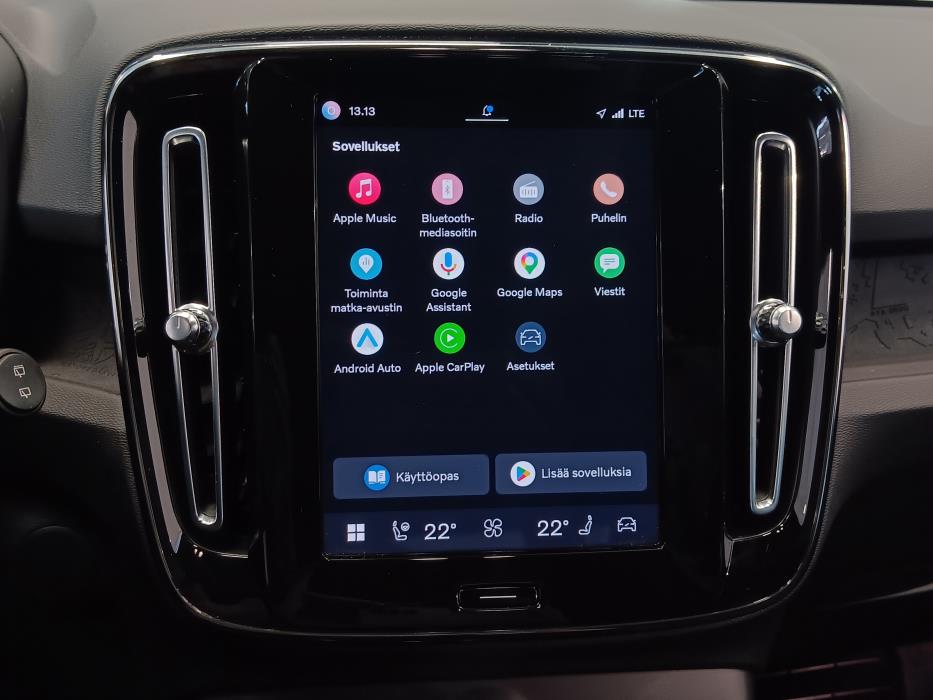 VOLVO XC40 2023