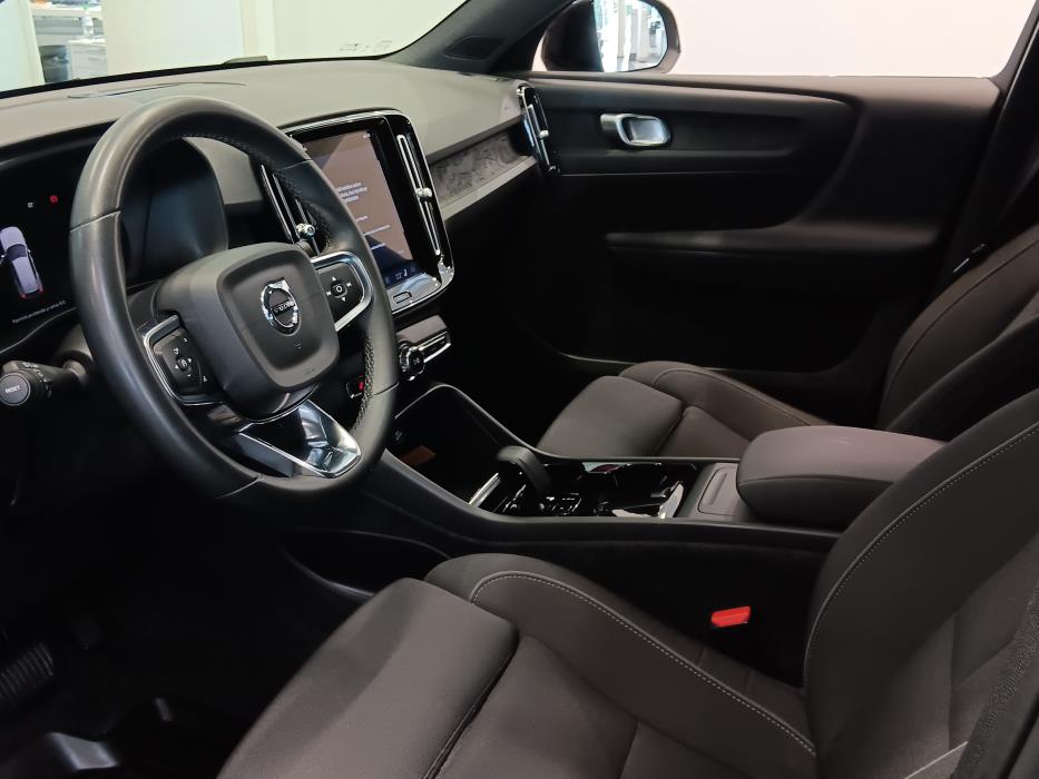 VOLVO XC40 2023