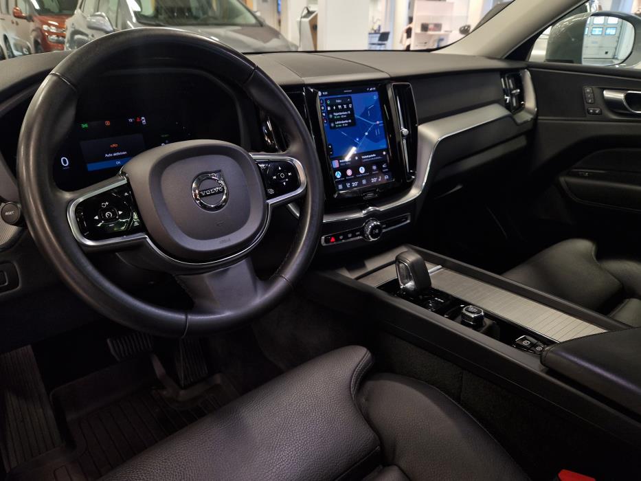 VOLVO XC60 2024