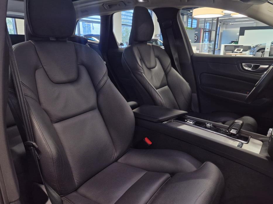 VOLVO XC60 2024