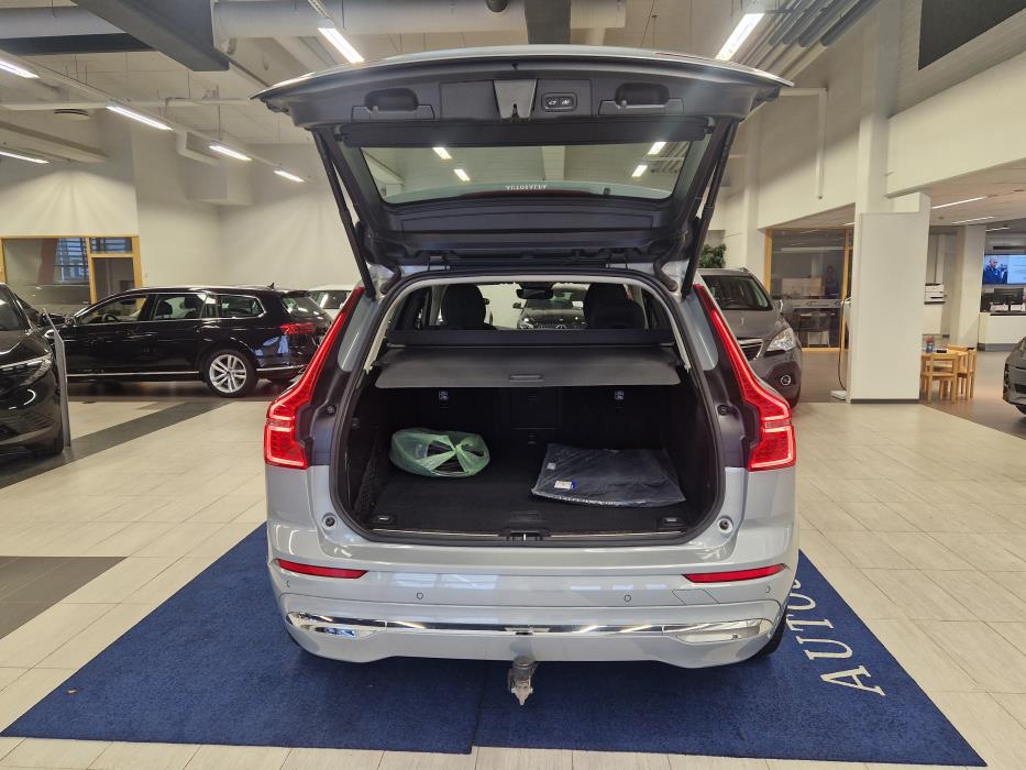 VOLVO XC60 2024