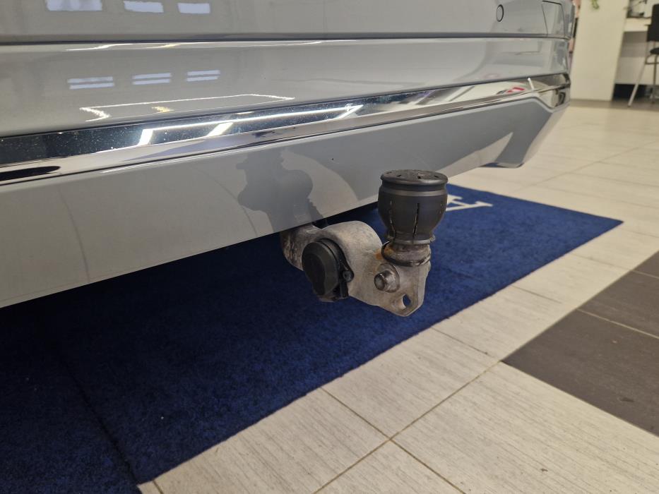 VOLVO XC60 2024