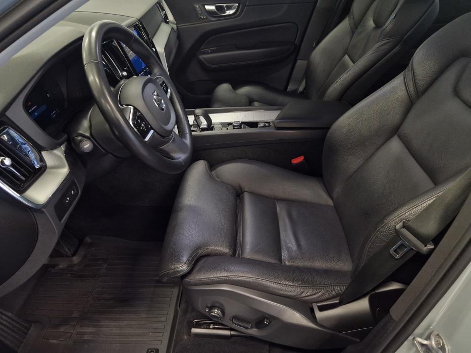 VOLVO XC60 2024
