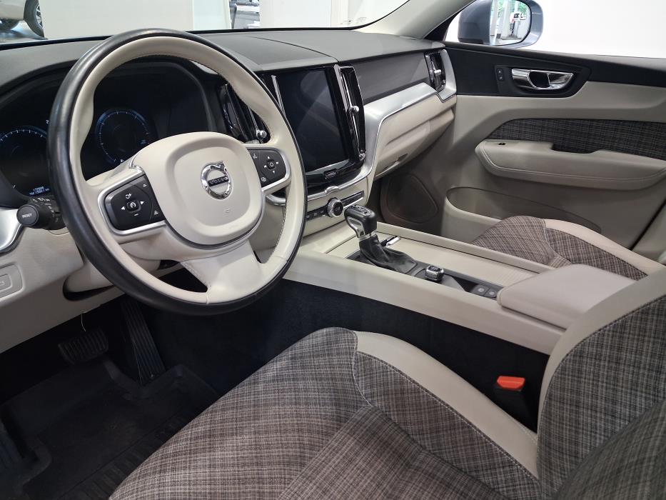 VOLVO XC60 2019