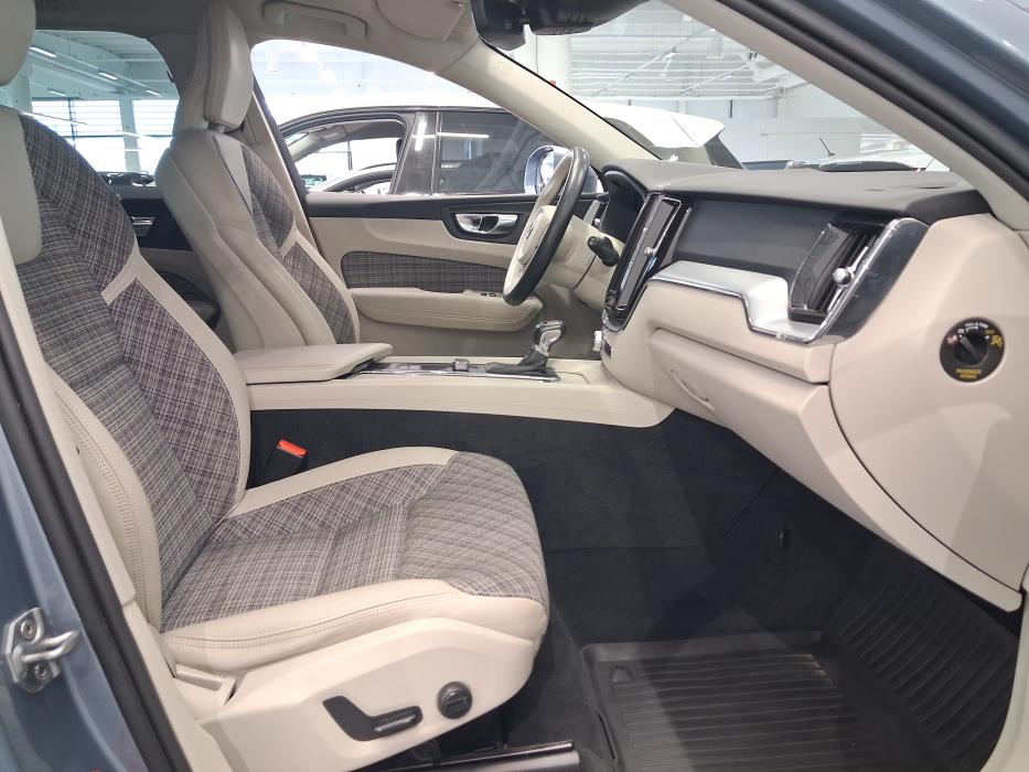 VOLVO XC60 2019
