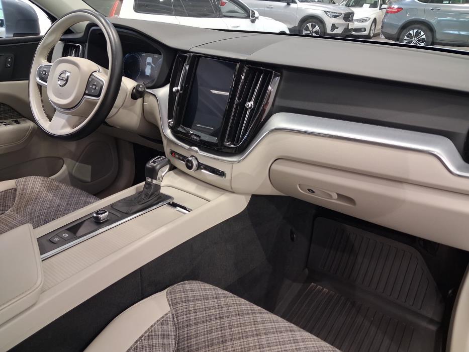VOLVO XC60 2019