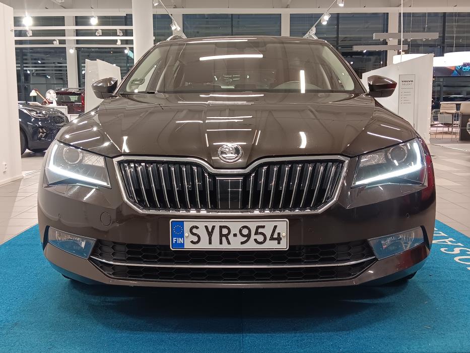SKODA Superb 2019