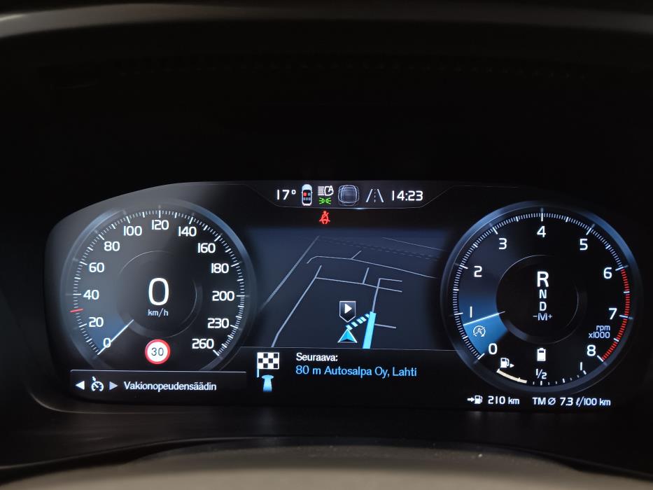 VOLVO XC40 2022
