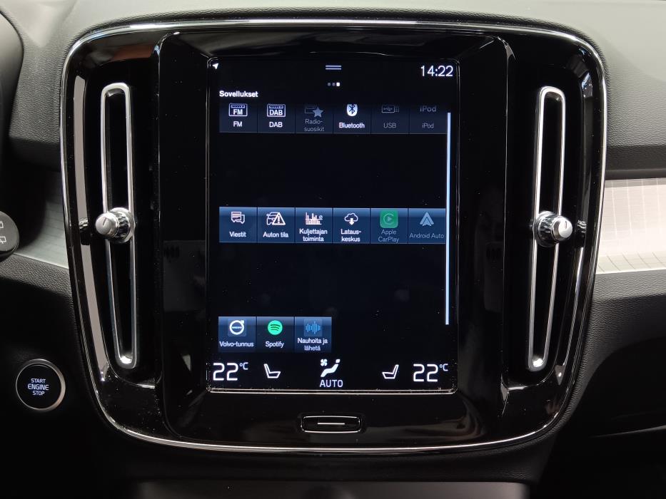 VOLVO XC40 2022