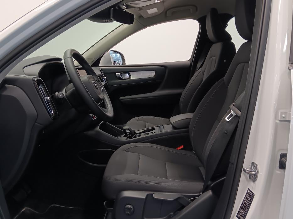 VOLVO XC40 2022
