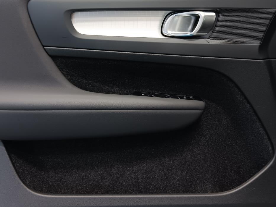 VOLVO XC40 2022