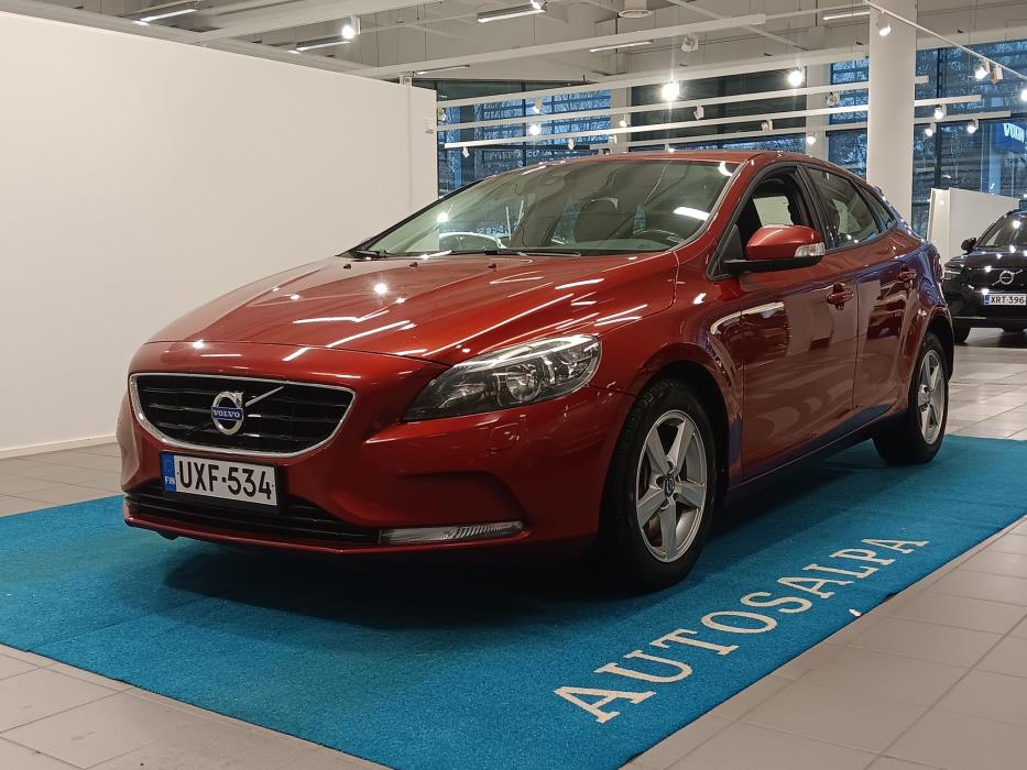VOLVO V40 2014