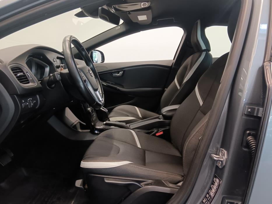 VOLVO V40 Cross Country 2018