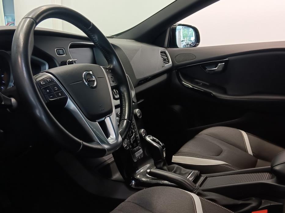 VOLVO V40 Cross Country 2018