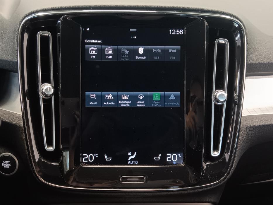 VOLVO XC40 2021